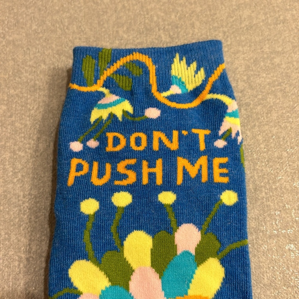 NWOT Blue Q “Don’t Push Me” floral ankle socks - Picture 2 of 8